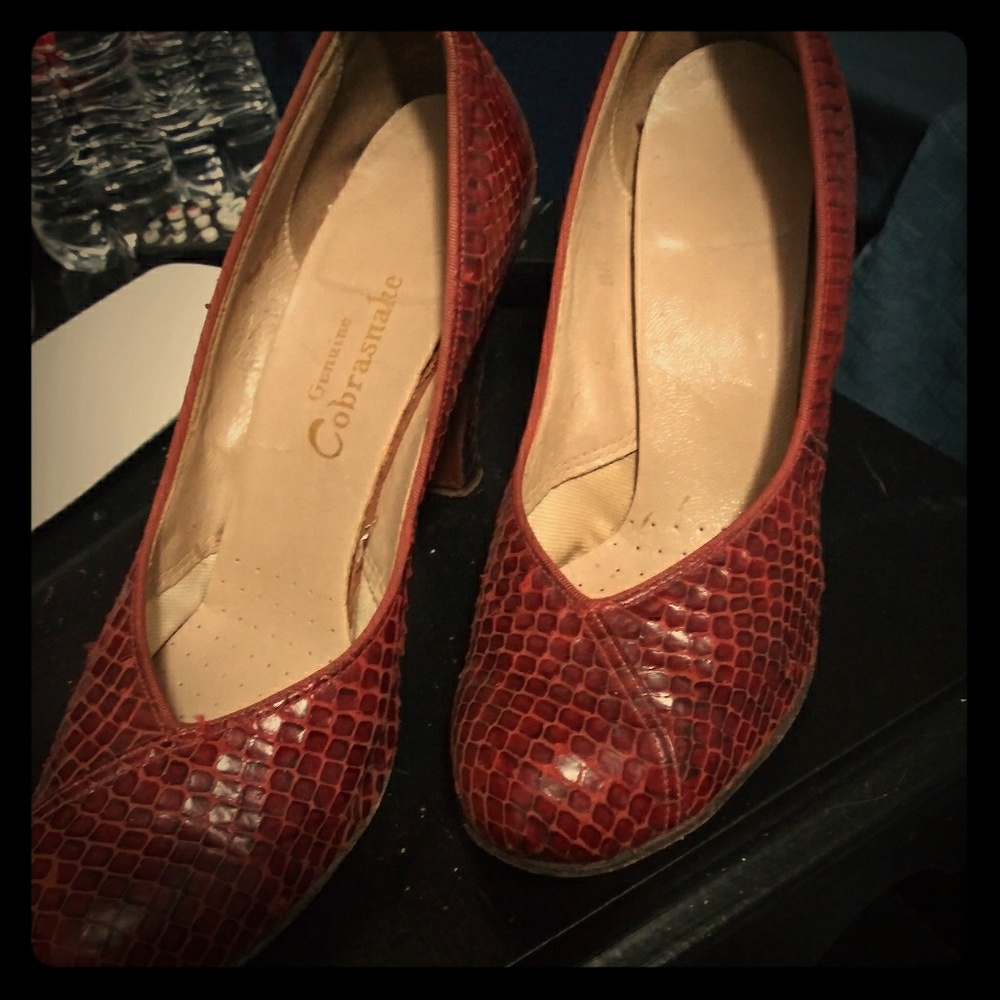 Authentic CobraSnake snakeskin high heels.